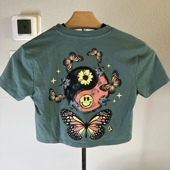 Volcom Juniors Cropped T-shirt with Butterfly Yin Yang Design Green Size S (7/8) - Picture 2 of 7